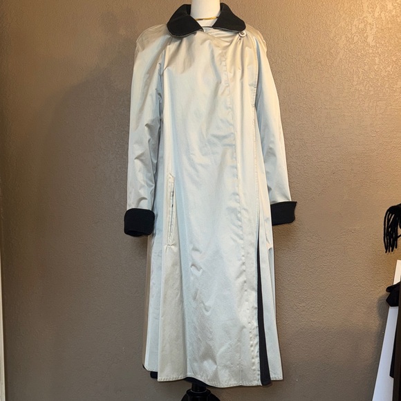 Stylish ✨Rare✨ Vintage Chloé Women's Trench Coat